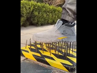 safety sneakers